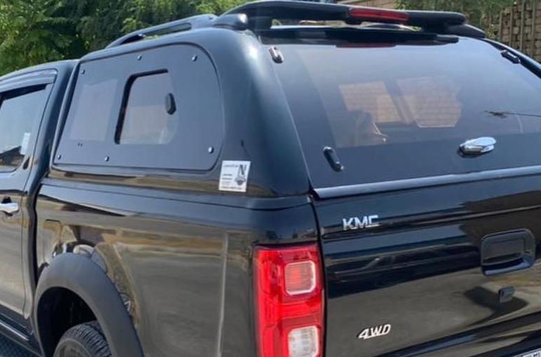 ارائه کلیه خدمات نصب کانوپی و عایق کاری