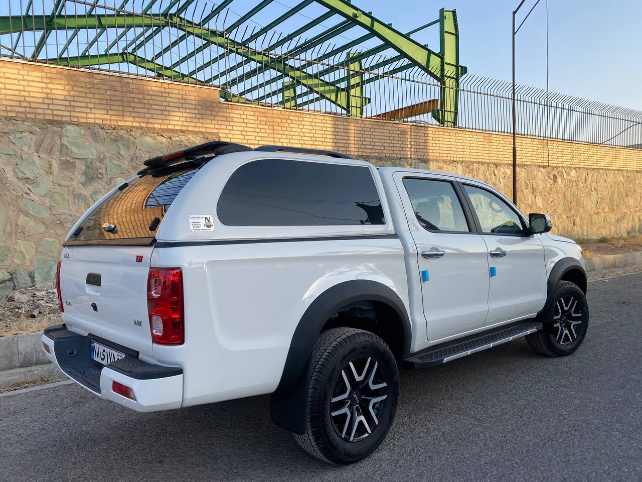 کانوپی فایبرگلاس عقب شیب دار شیشه بغل ثابت در آرین صنعت رزین خودرو