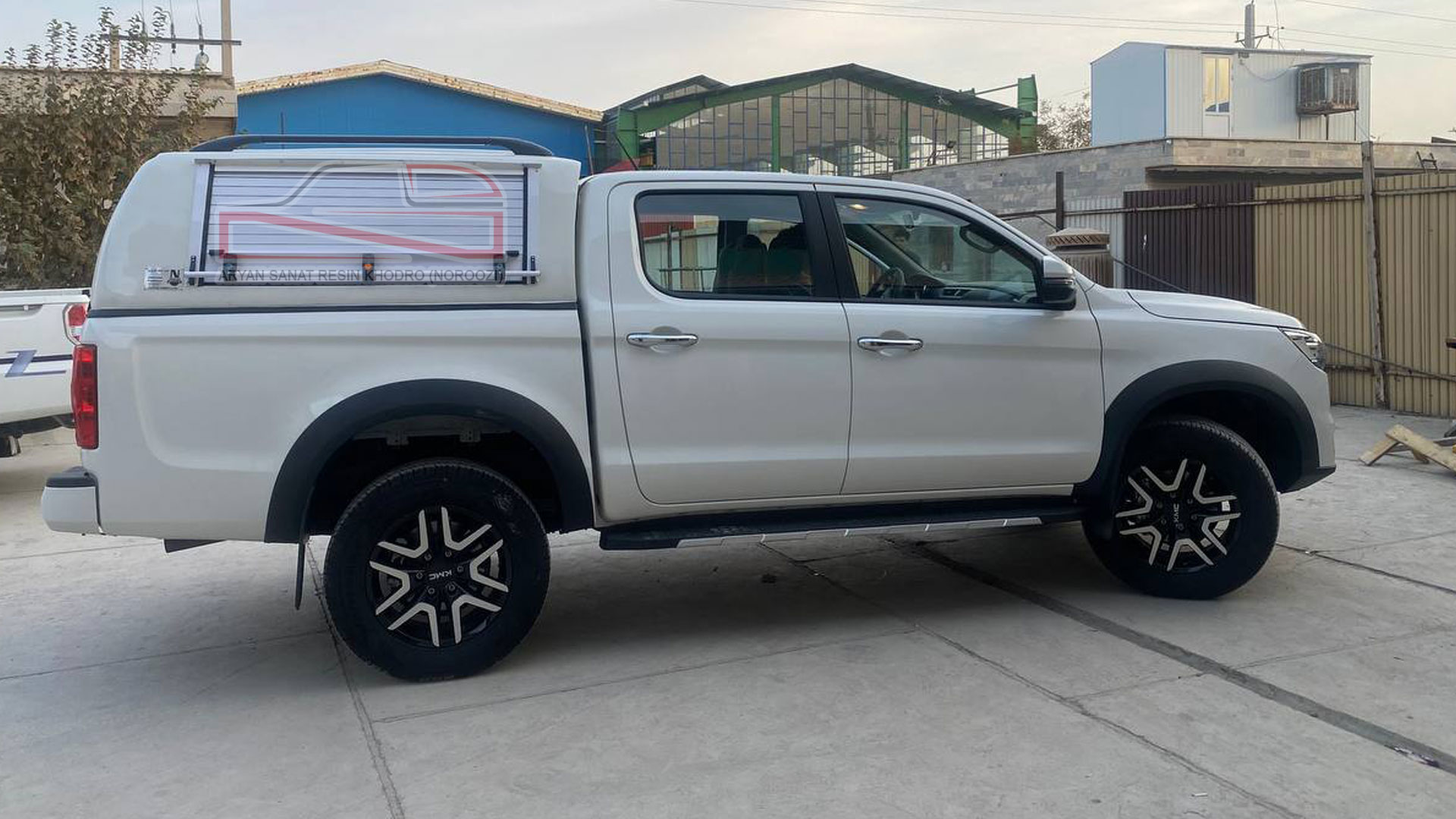 ساخت اتاق جک T8 با استفاده از فایبرگلاس درجه یک در شرکت آرین صنعت رزین خودرو 