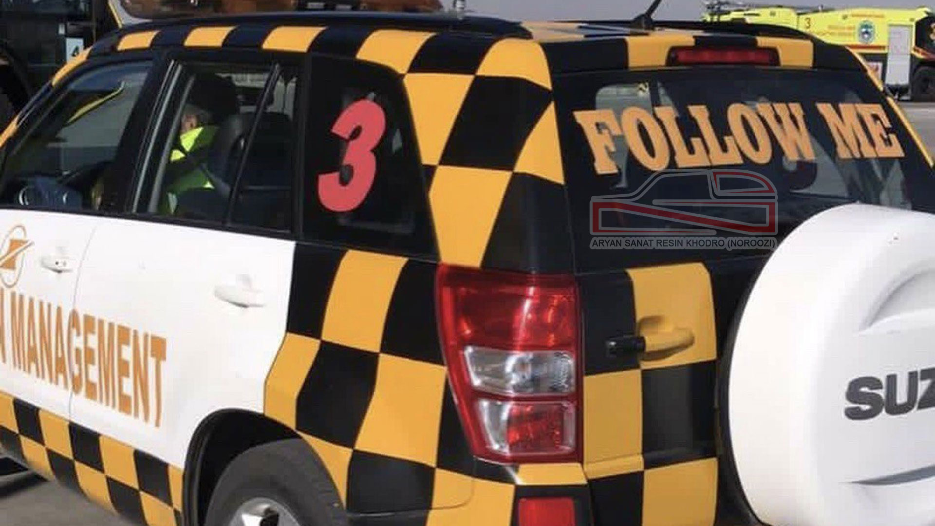 نصب کانوپی به همراه تجهیز خودروهای عملیاتی در شرکت آرین صنعت رزین خودرو