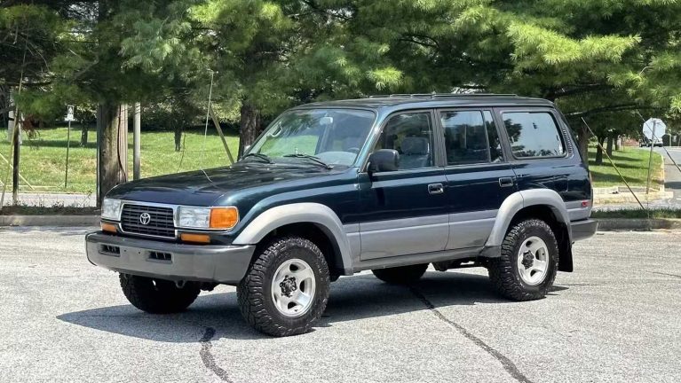 تویوتا لندکروزر FJ80