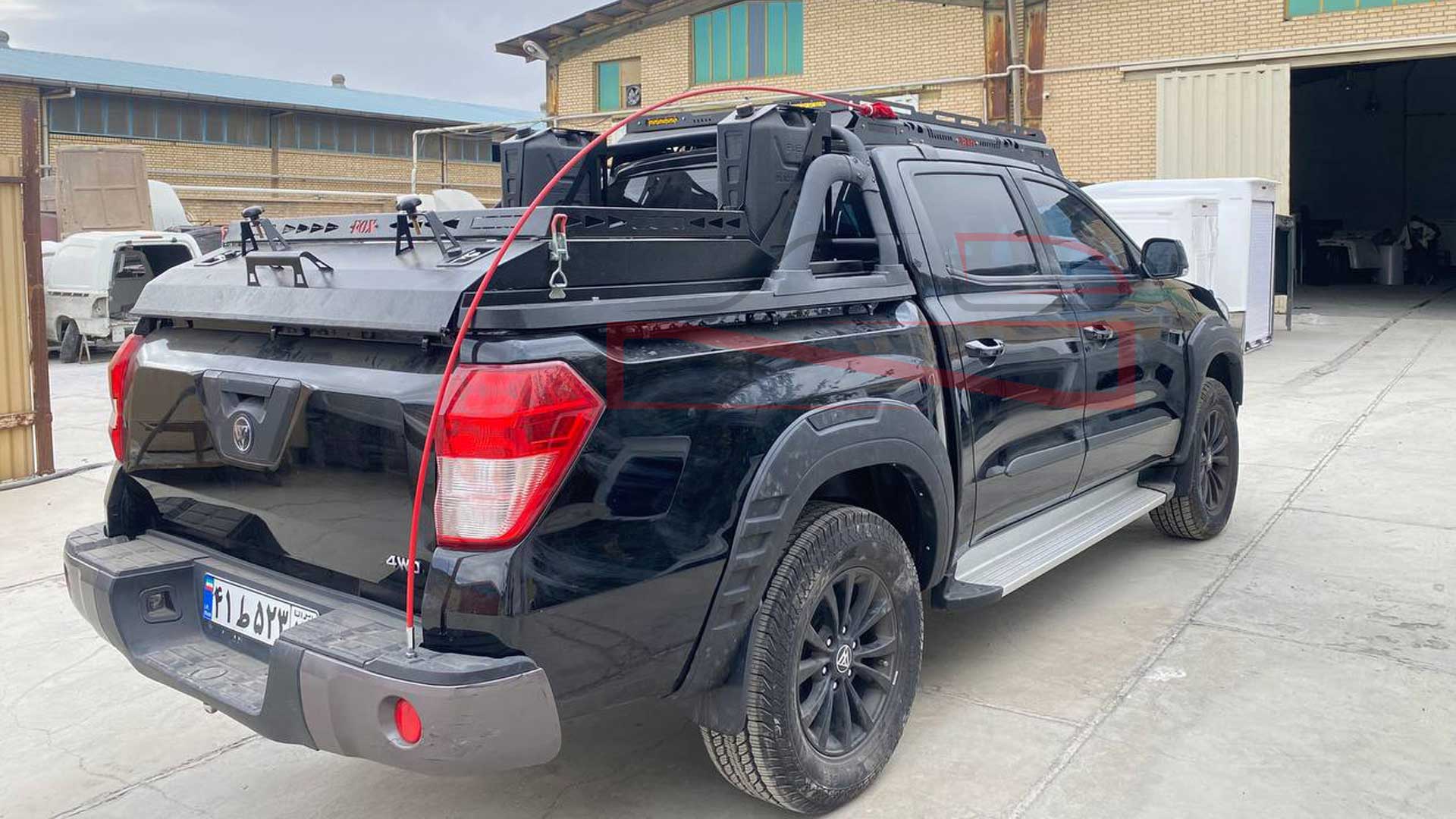 نمای جانبی درب موتور آفرودی خودرو کلوت